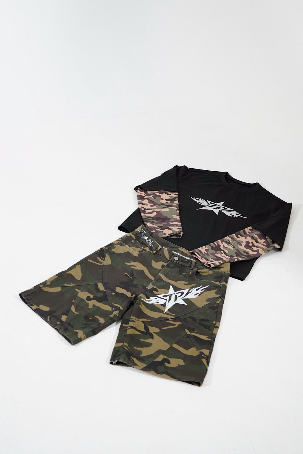 SHORT CAMO