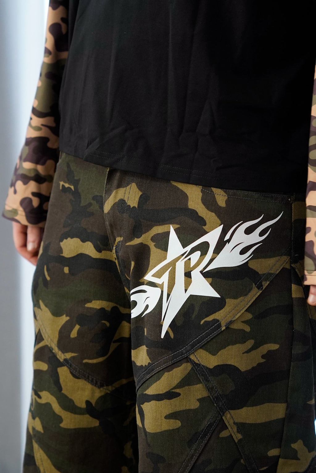 SHORT CAMO